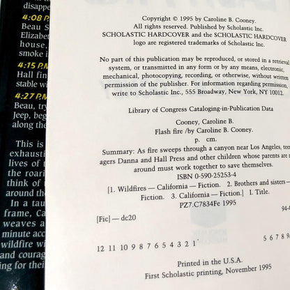 Flash Fire by Caroline B. Cooney [FIRST EDITION • FIRST PRINTING] 1995 • Scholastic