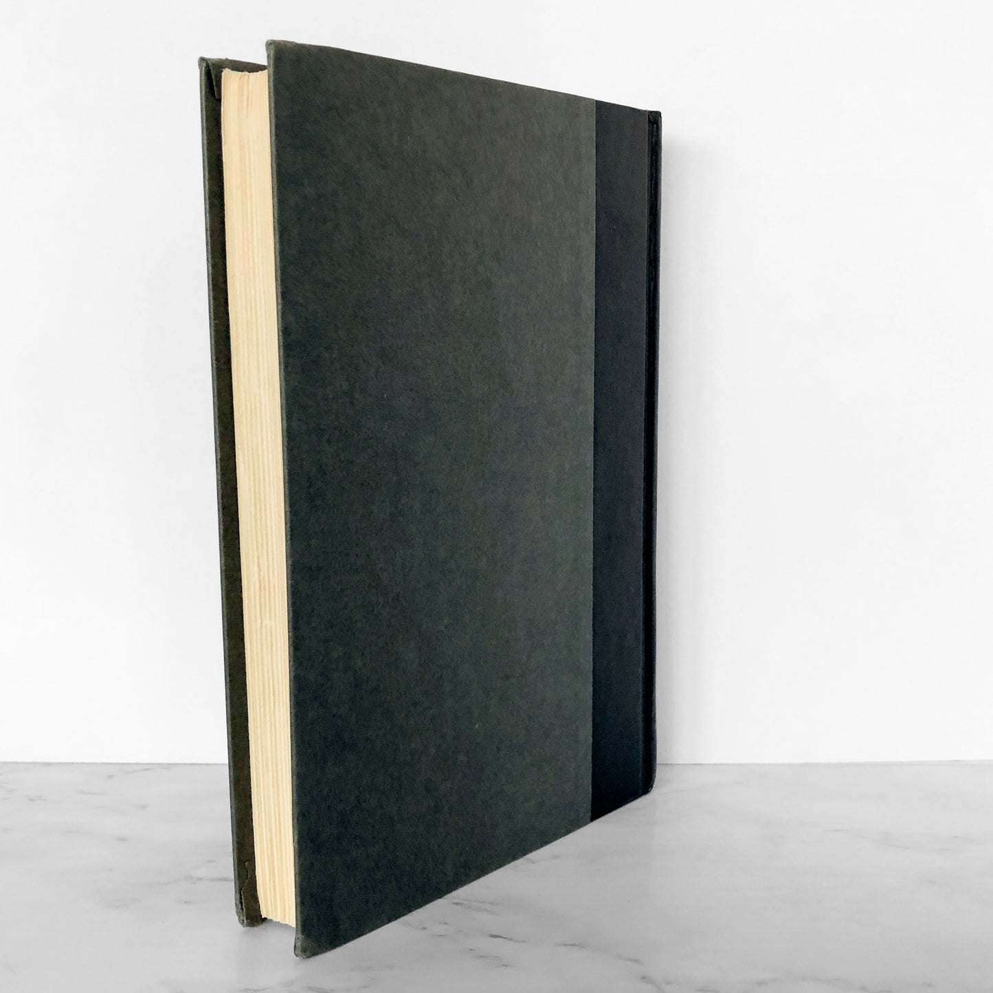 Flowers in the Attic by V.C. Andrews [BOOK CLUB EDITION / 1979]