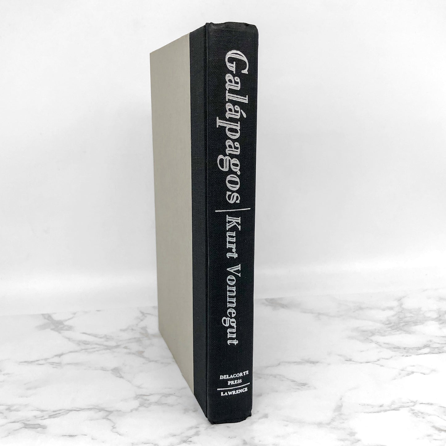 Galápagos by Kurt Vonnegut [FIRST EDITION • FIRST PRINTING] 1985