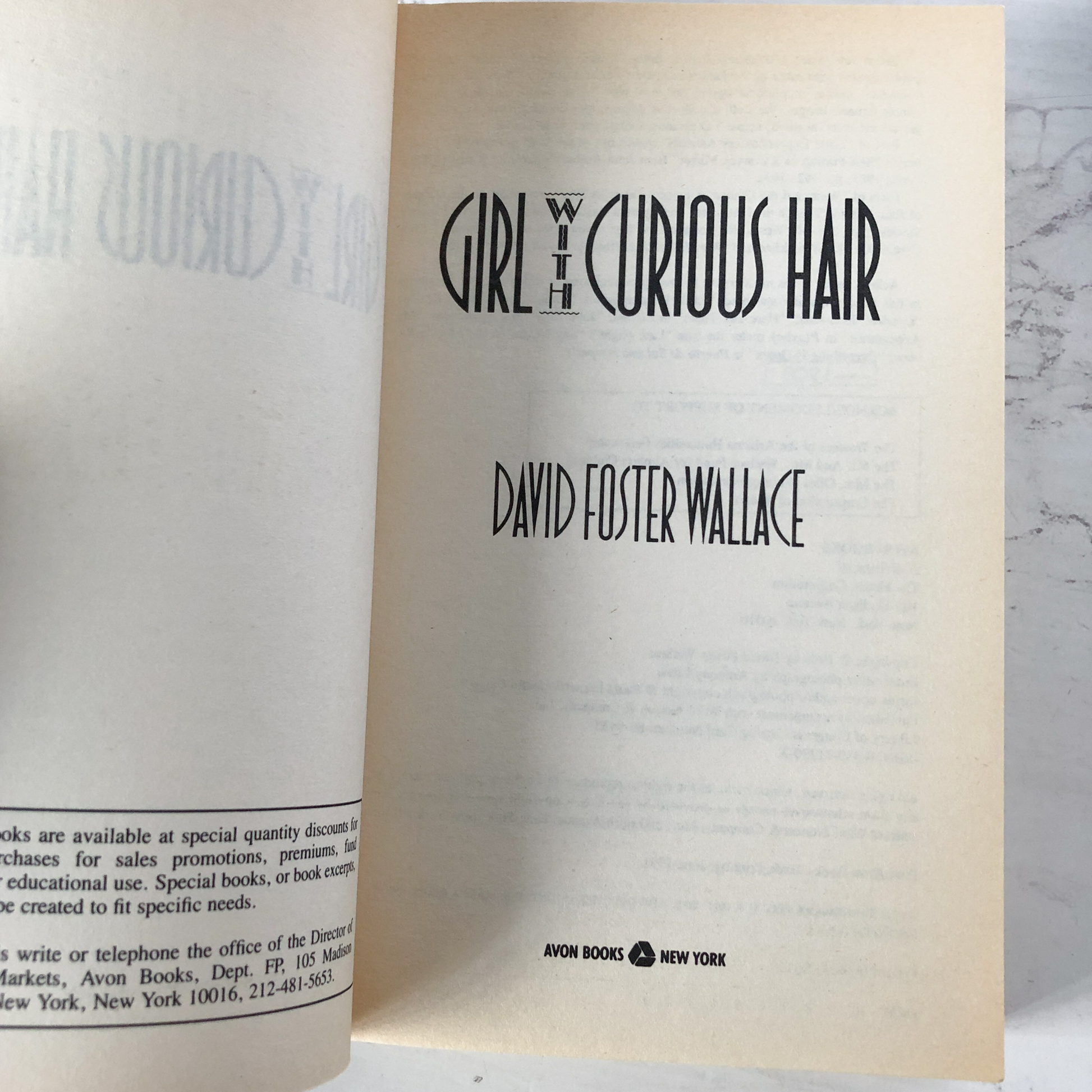 Girl With Curious Hair by David Foster Wallace [FIRST PAPERBACK PRINTING] - Bookshop Apocalypse