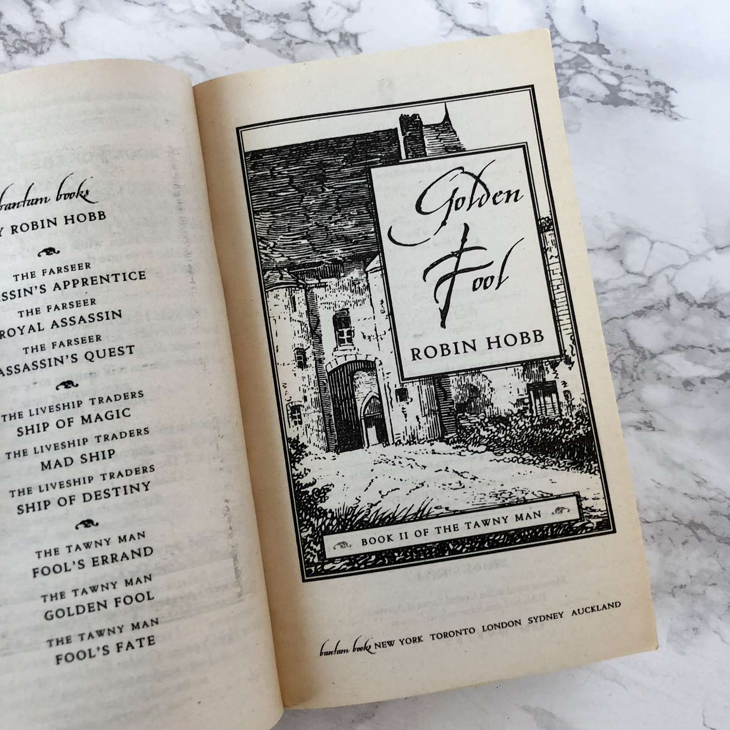 Golden Fool by Robin Hobb - Bookshop Apocalypse