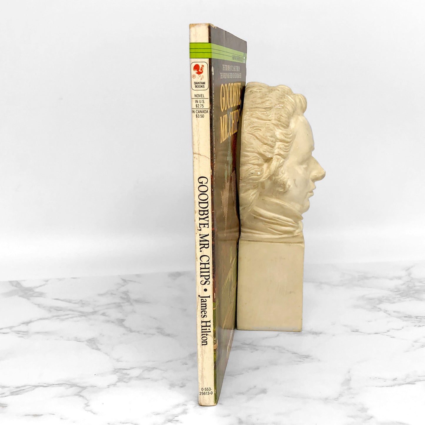 Goodbye Mr. Chips by James Hilton [1986 PAPERBACK]