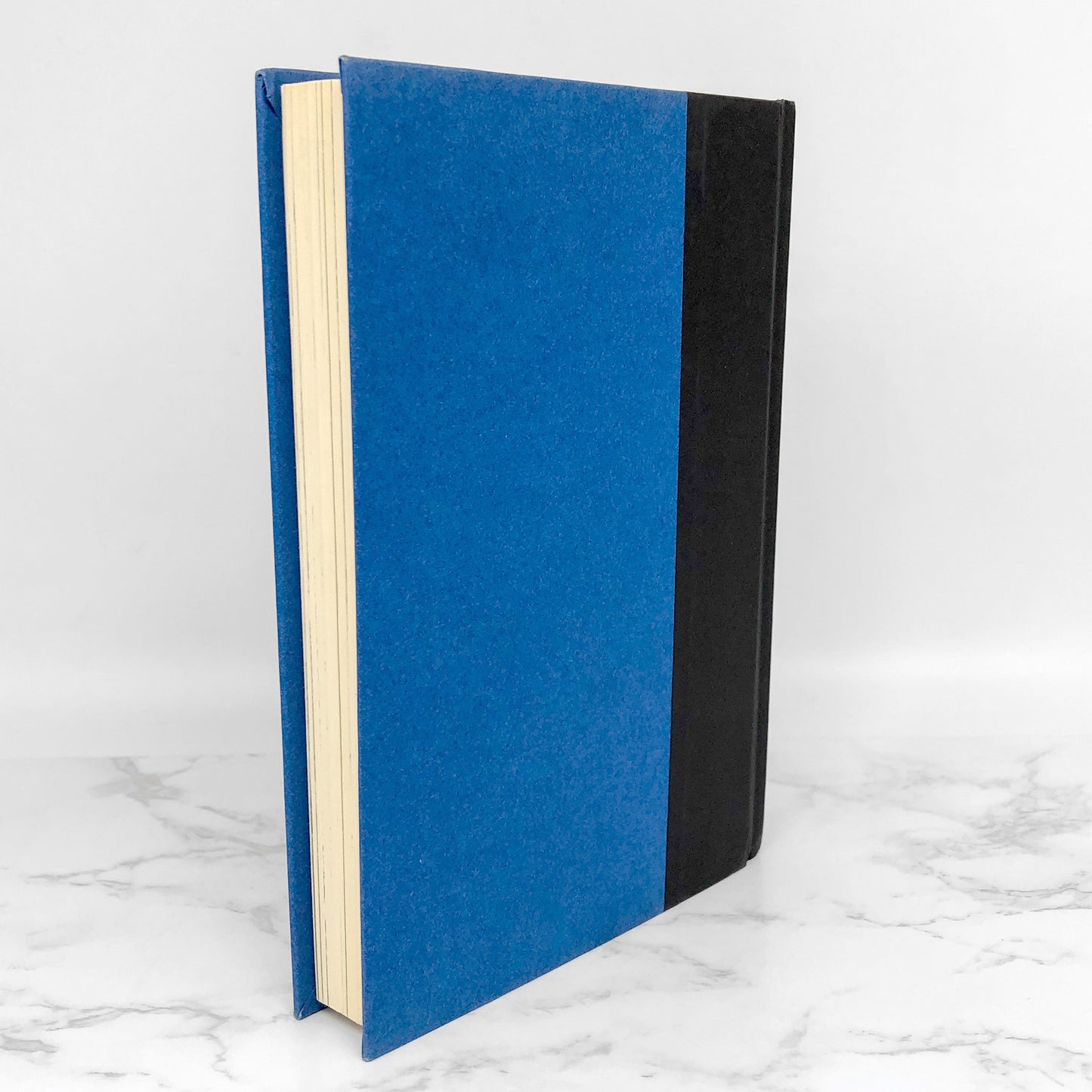 The Graveyard Book by Neil Gaiman [FIRST EDITION / FIRST PRINTING] 2008