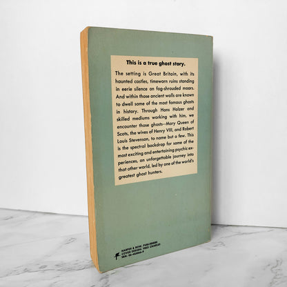 The Great British Ghost Hunt by Hans Holzer [1976 PAPERBACK] - Bookshop Apocalypse