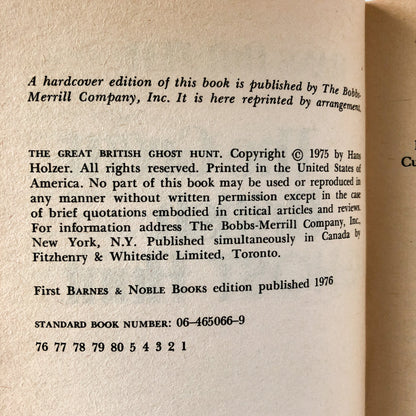 The Great British Ghost Hunt by Hans Holzer [1976 PAPERBACK] - Bookshop Apocalypse