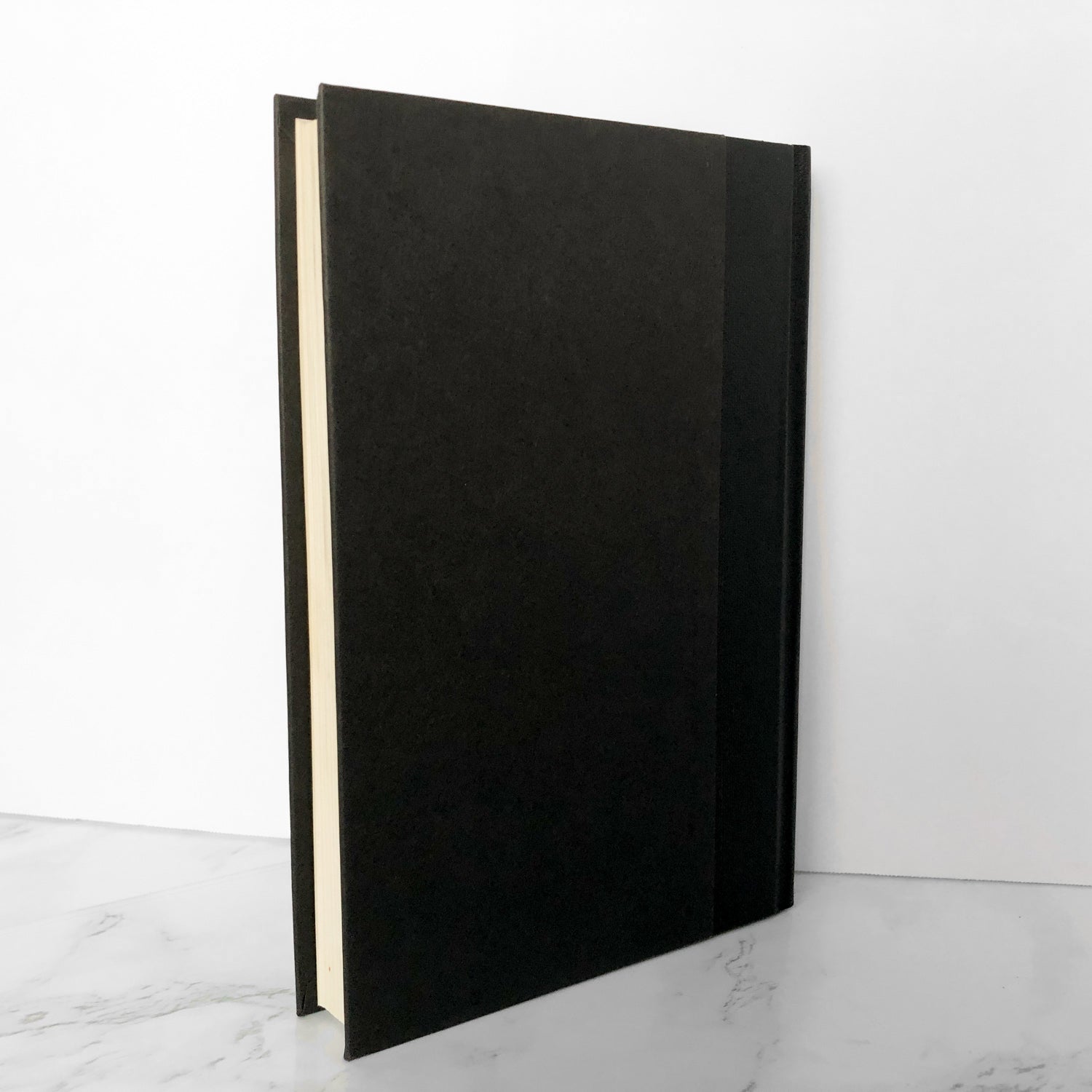 Guards! Guards! by Terry Pratchett [FIRST BC EDITION] - Bookshop Apocalypse