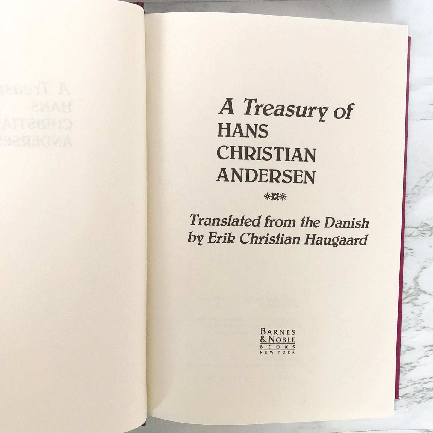 A Treasury of Hans Christian Andersen [HARDCOVER ANTHOLOGY / 1993]