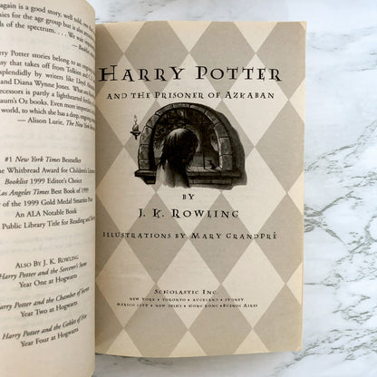 Harry Potter and the Prisoner of Azkaban by J.K. Rowling [FIRST PAPERBACK PRINTING / 2001]