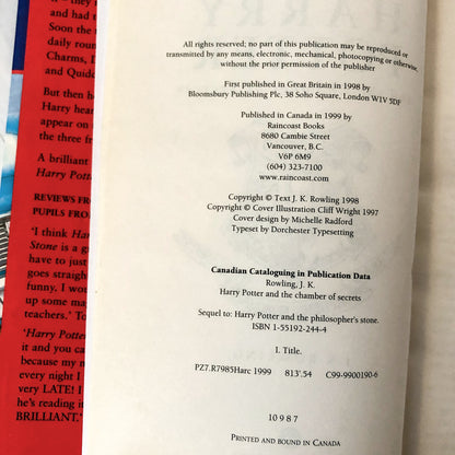 Harry Potter and the Chamber of Secrets by J.K. Rowling [CANADIAN FIRST EDITION / 1999]