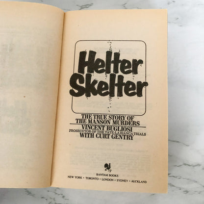 Helter Skelter: The True Story of The Manson Murders by Vincent Bugliosi [1988 PAPERBACK]