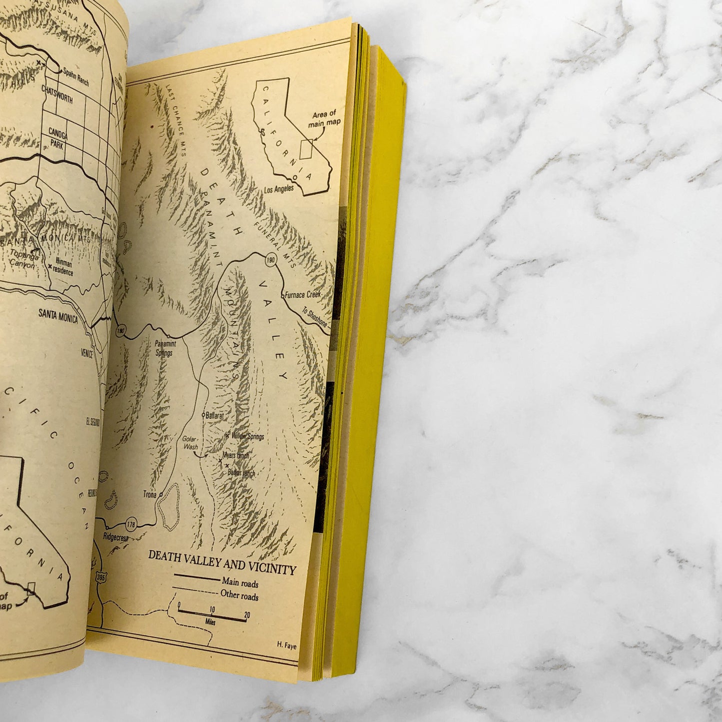 Helter Skelter: The True Story of The Manson Murders by Vincent Bugliosi [1976 PAPERBACK]