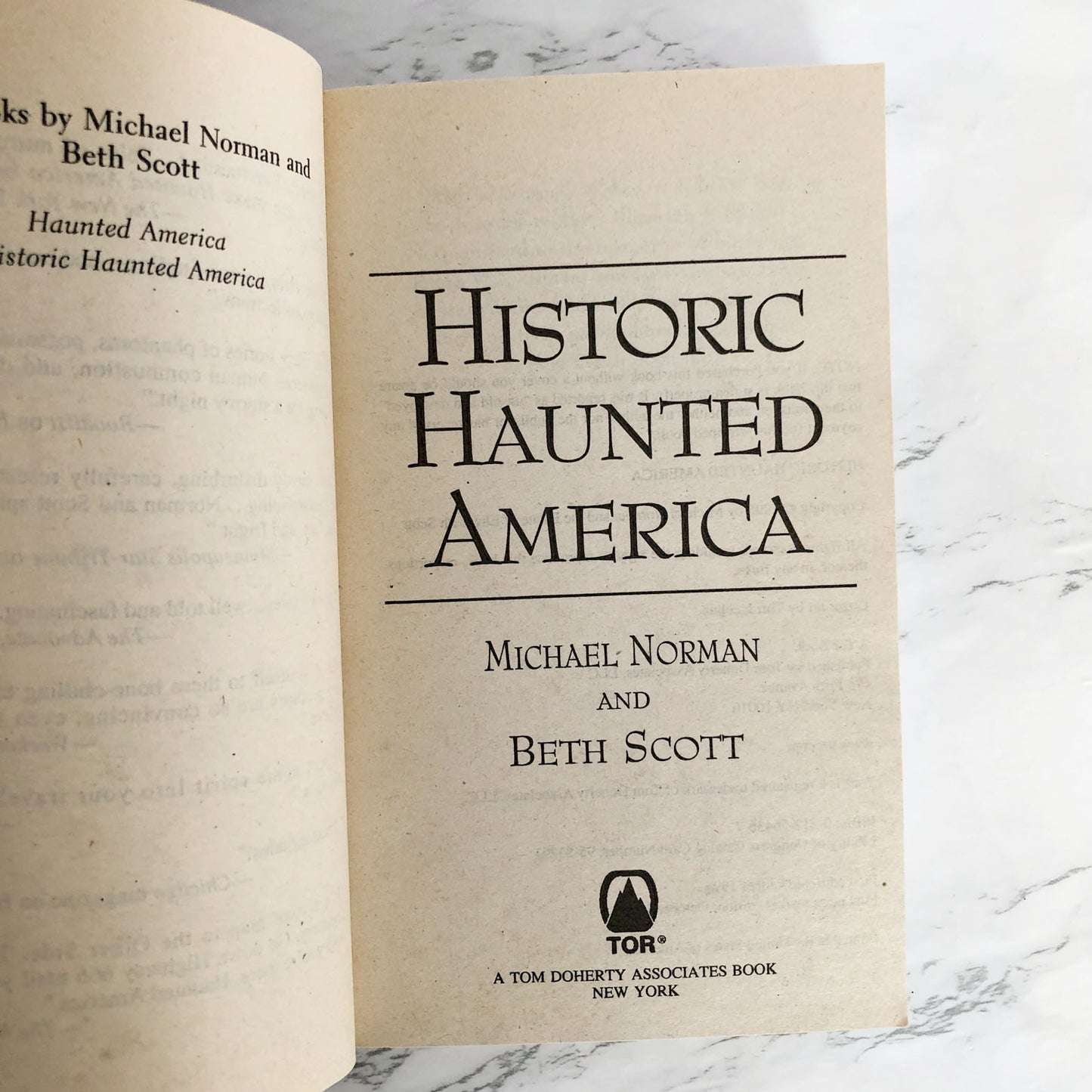 Historic Haunted America by Beth Scott & Michael Norman [1996 PAPERBACK] • TOR