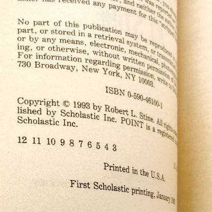 The Hitchhiker by R.L. Stine [FIRST EDITION PAPERBACK] 1993 • Point Horror
