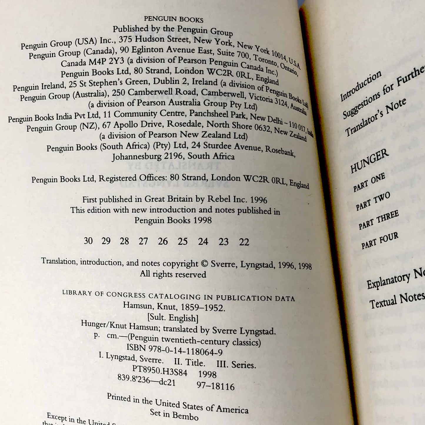 Hunger by Knut Hamsun [PENGUIN CLASSICS PAPERBACK] 1998