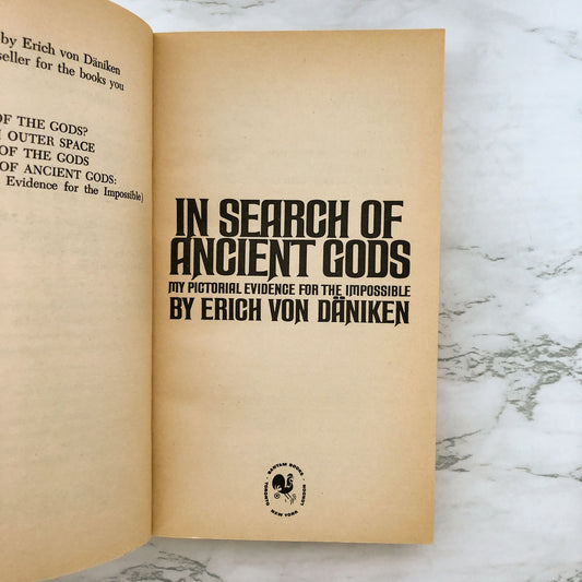 In Search of Ancient Gods by Erich von Däniken [1975 PAPERRBACK]