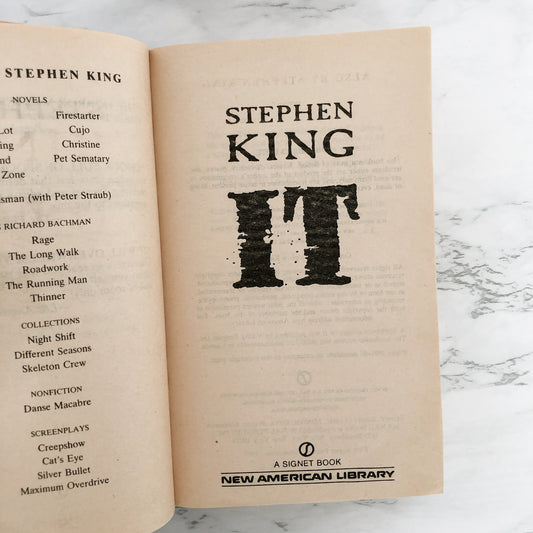 IT by Stephen King [FIRST PAPERBACK PRINTING / 1987]