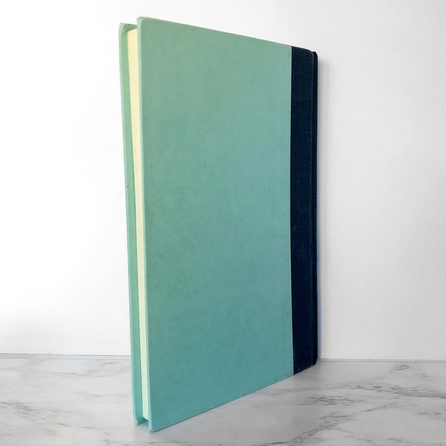 James and the Giant Peach by Roald Dahl [U.S. FIRST EDITION / 1961]