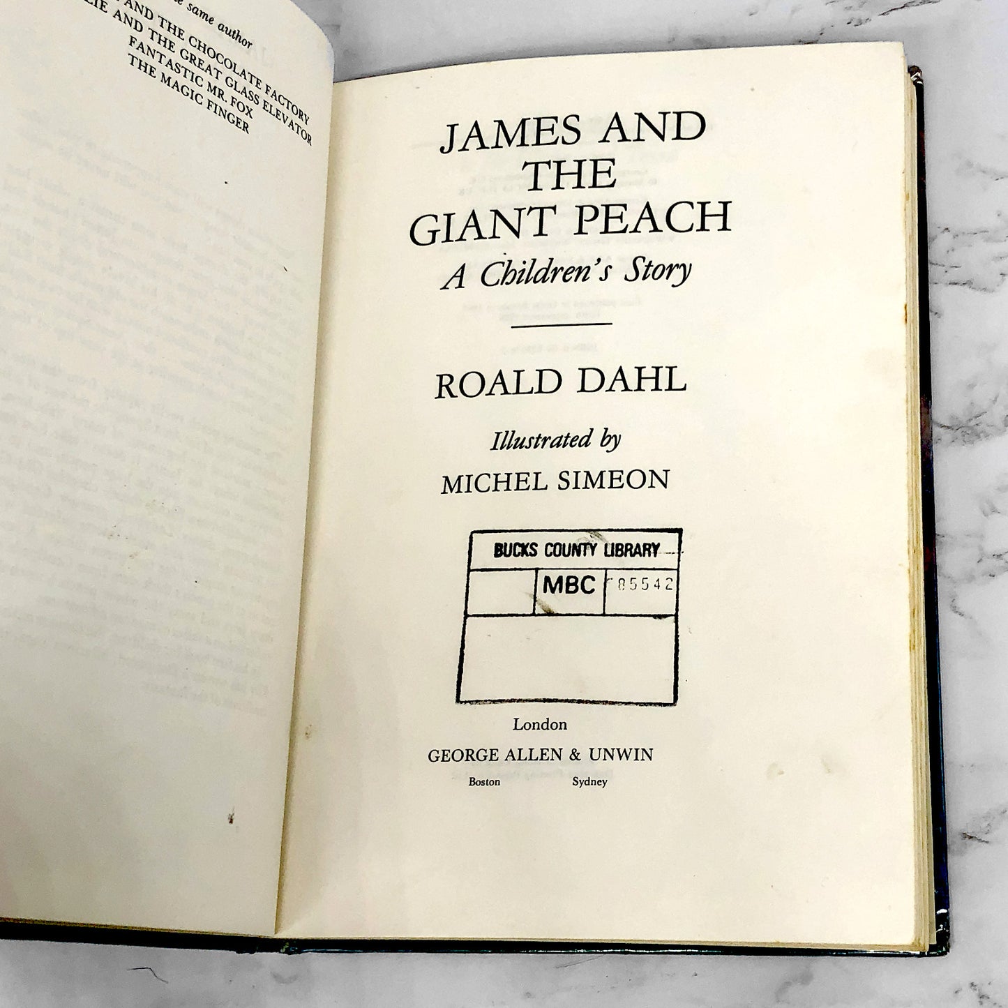James and the Giant Peach by Roald Dahl [1986 U.K. HARDCOVER]