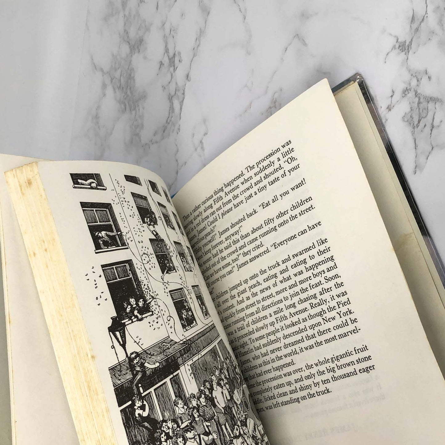 James and the Giant Peach by Roald Dahl [1986 U.K. HARDCOVER]