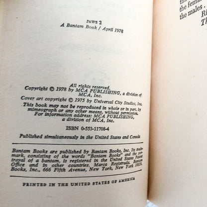Jaws 2 by Hank Searls [1978 PAPERBACK]