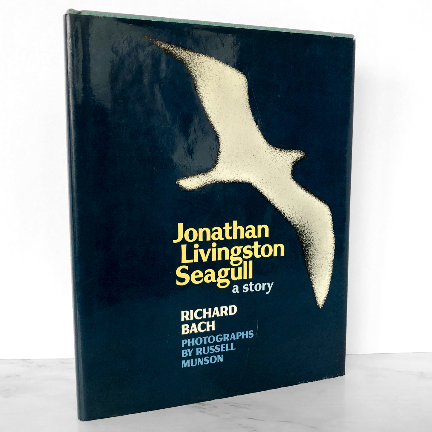 Jonathan Livingston Seagull by Richard Bach SIGNED! [FIRST EDITION / 1972]