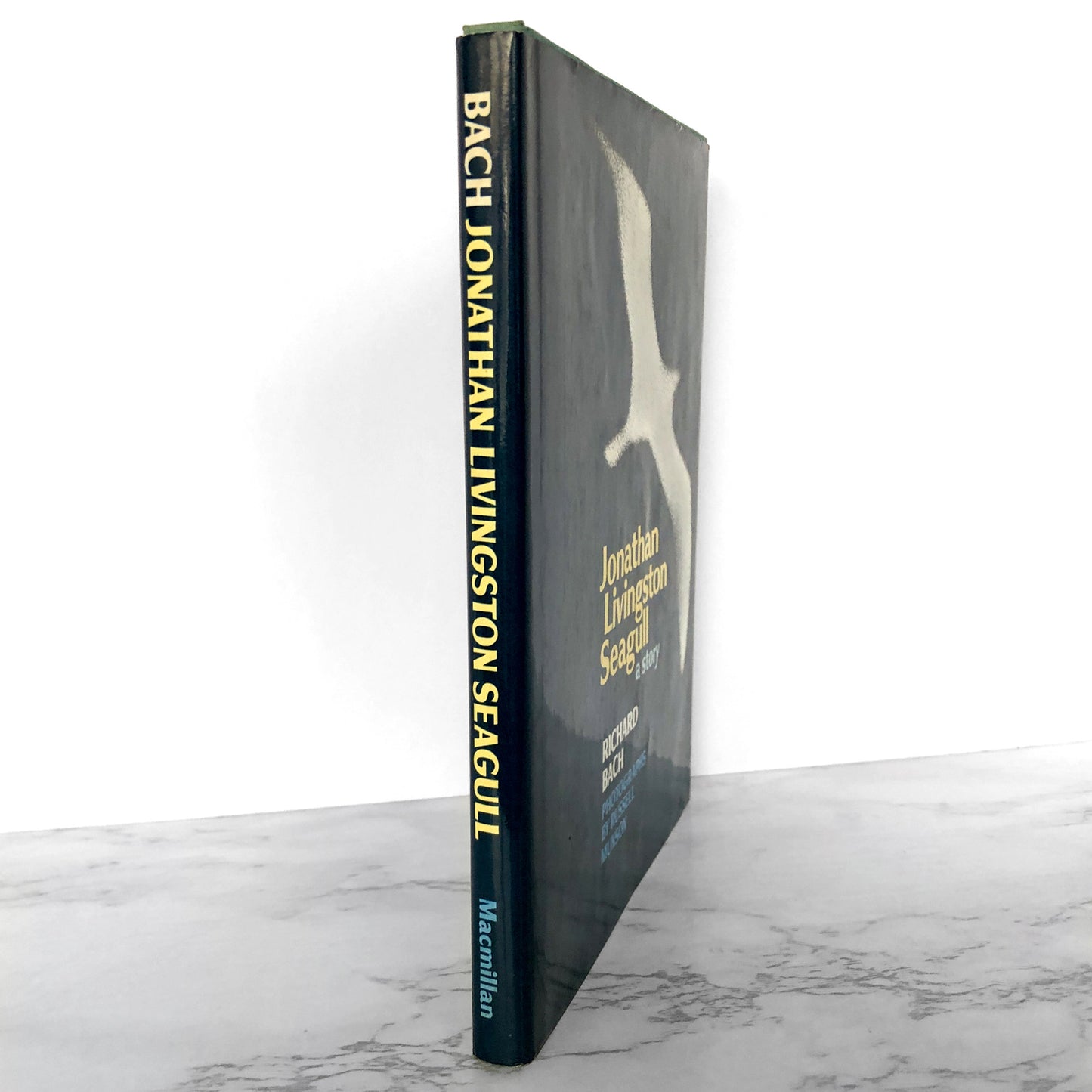 Jonathan Livingston Seagull by Richard Bach SIGNED! [FIRST EDITION / 1972]