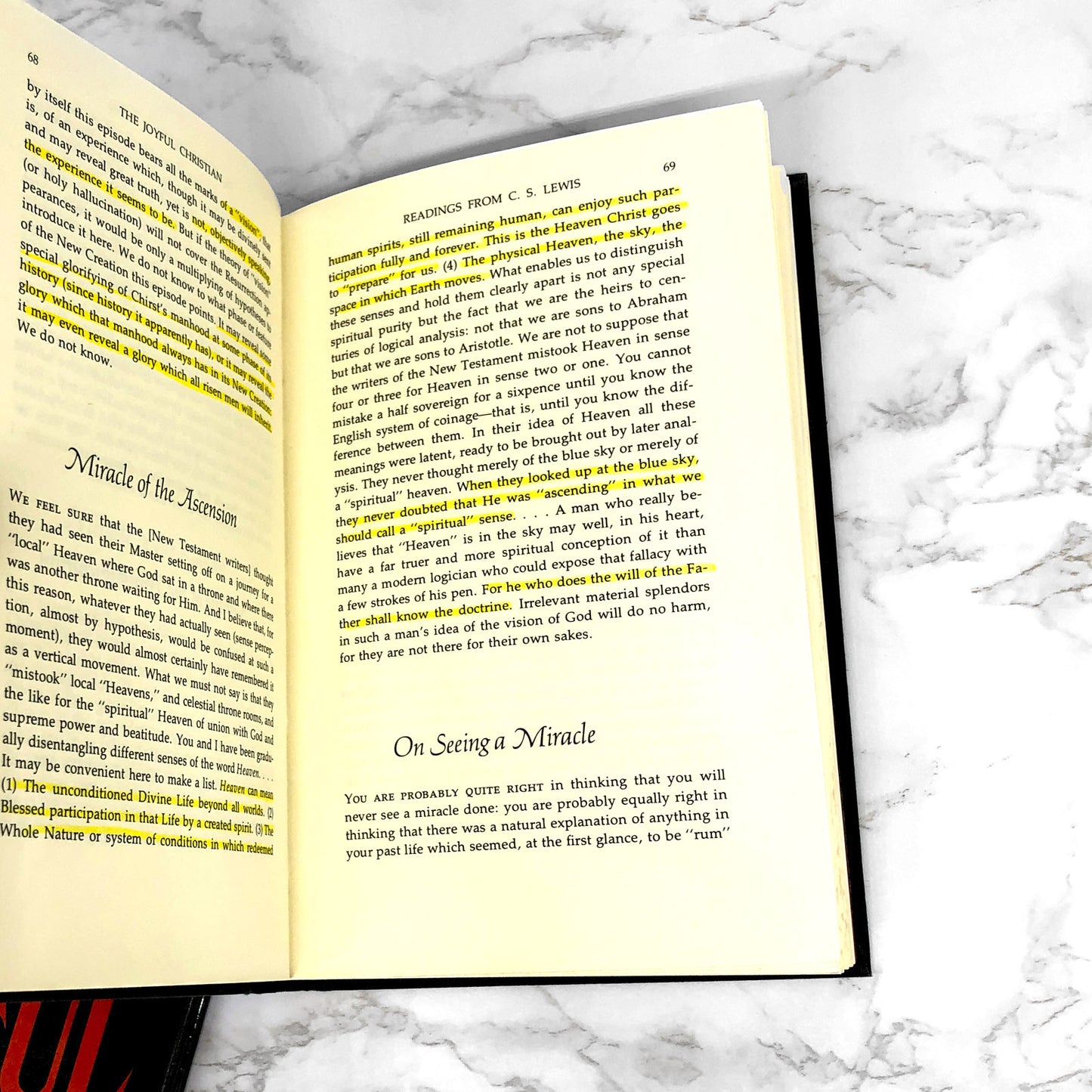 The Joyful Christian: 127 Readings from C. S. Lewis [FIRST EDITION] 1977 • Macmillan