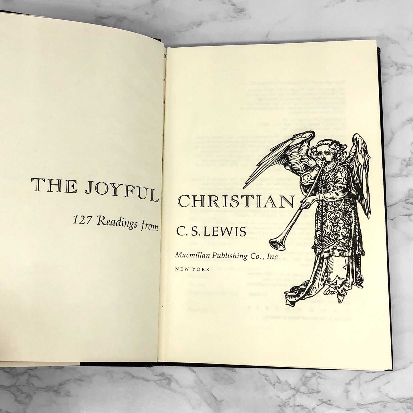 The Joyful Christian: 127 Readings from C. S. Lewis [FIRST EDITION] 1977 • Macmillan