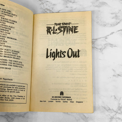 Fear Street #12: Lights Out by R.L. Stine [1991 PAPERBACK]