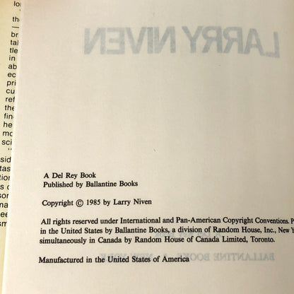 Limits by Larry Niven [1985 HARDCOVER]