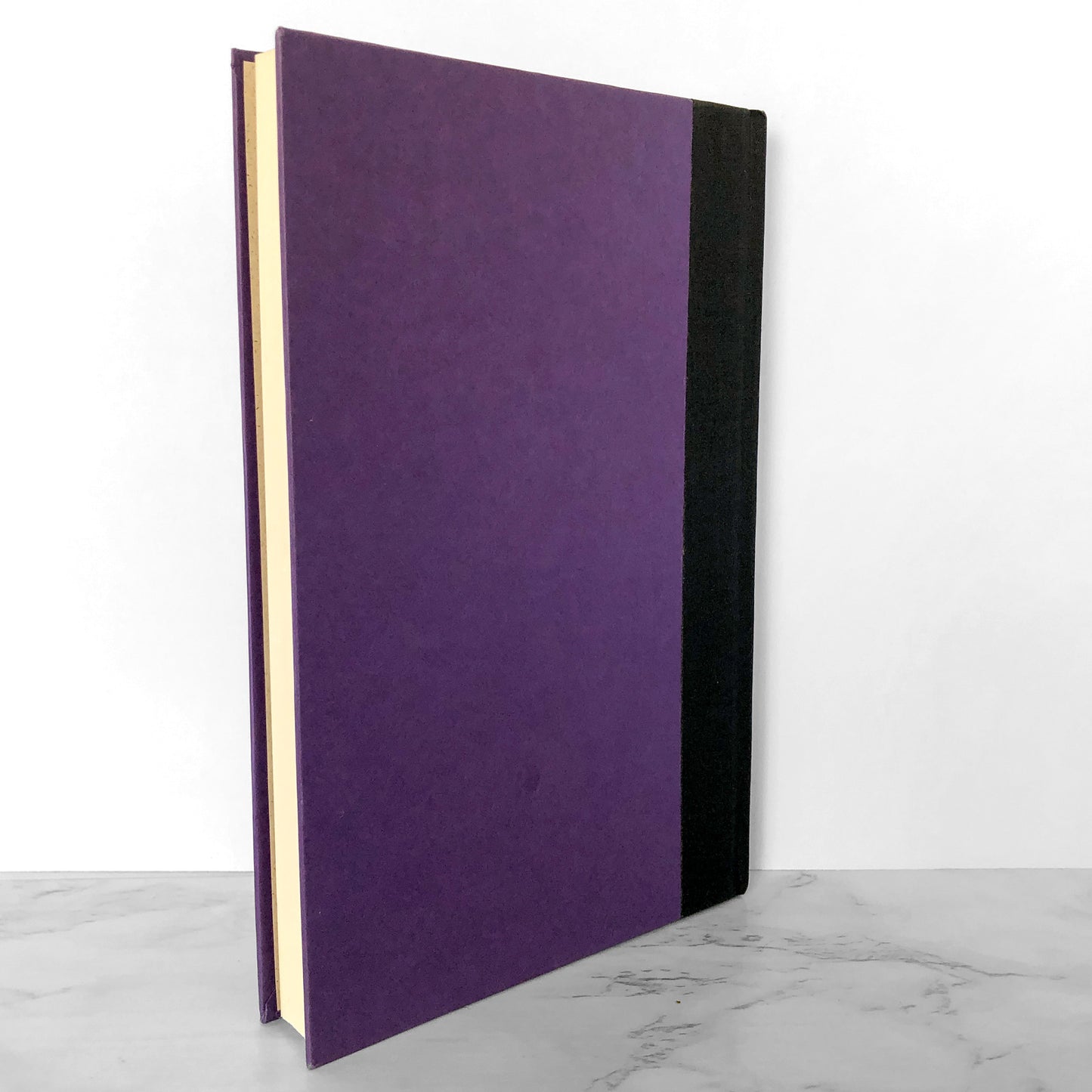 The Lion, The Witch & The Wardrobe by C.S. Lewis [1994 HARDCOVER] Chronicles of Narnia #2