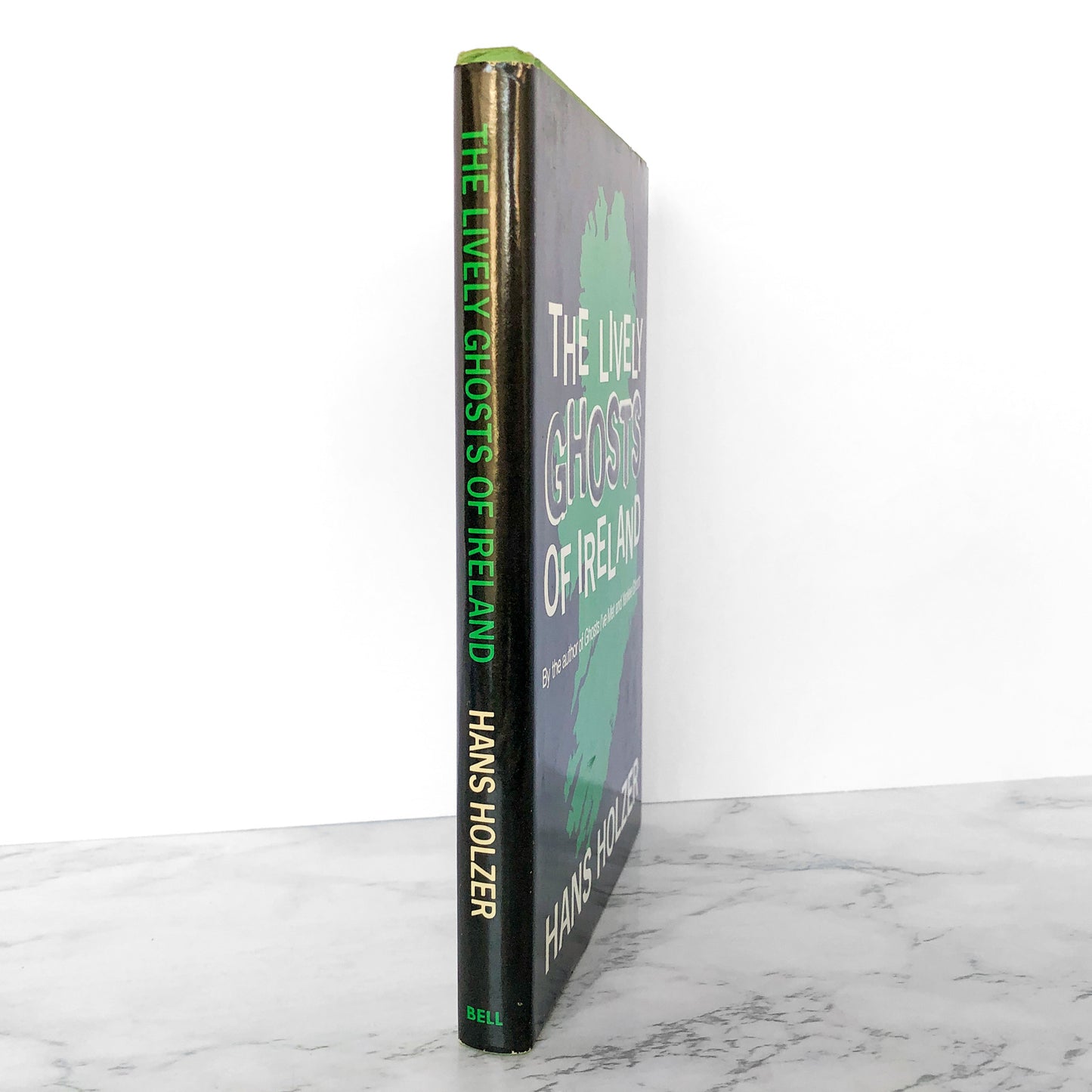 The Lively Ghosts of Ireland by Hans Holzer [FIRST EDITION] 1967 • Bell Publishing