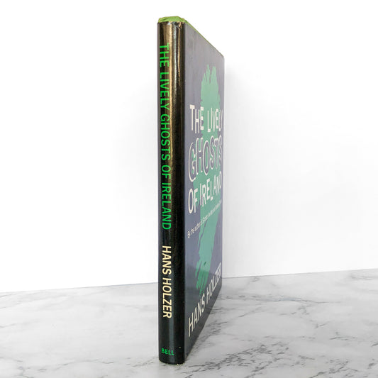 The Lively Ghosts of Ireland by Hans Holzer [FIRST EDITION] 1967 • Bell Publishing