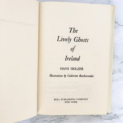 The Lively Ghosts of Ireland by Hans Holzer [FIRST EDITION] 1967 • Bell Publishing
