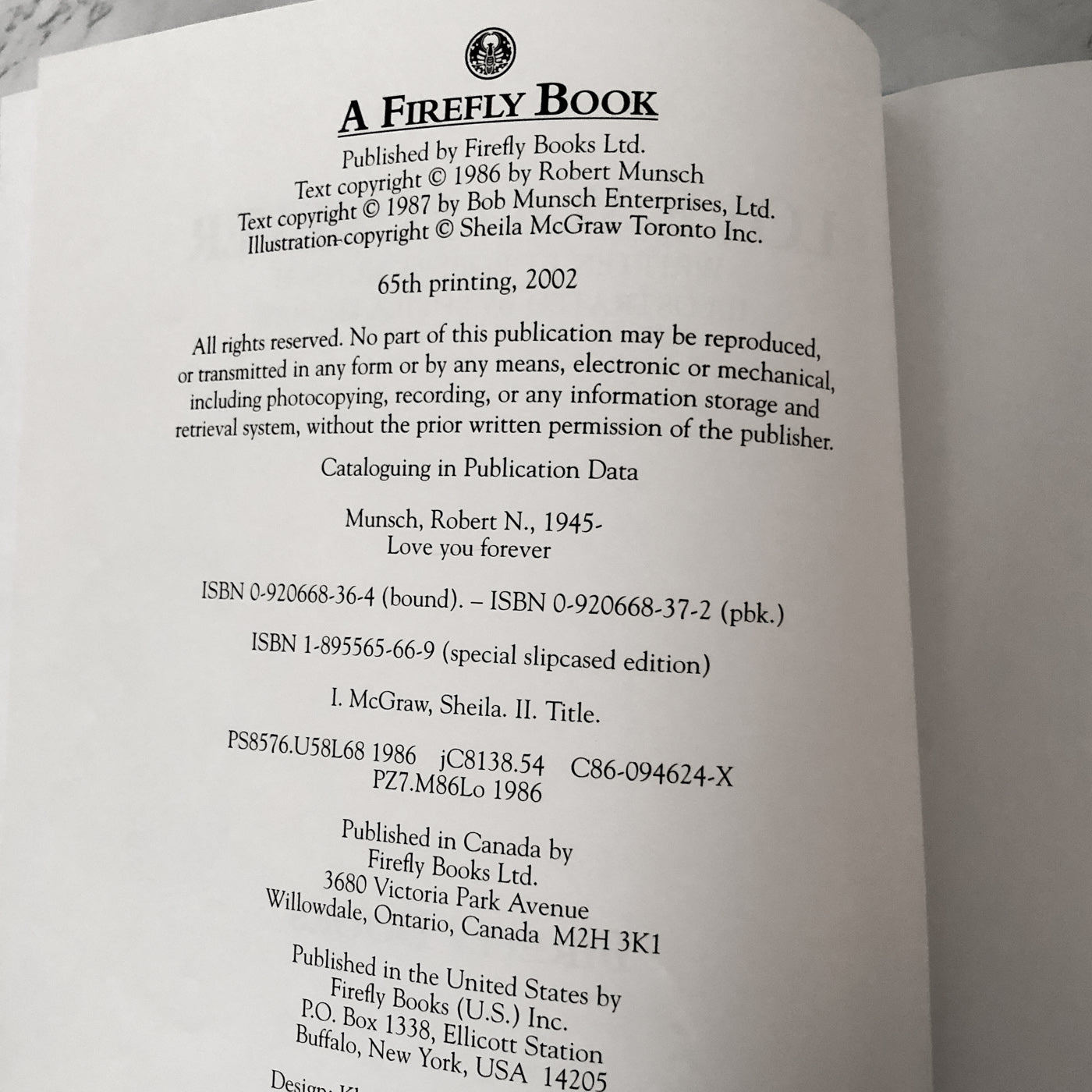 Love You Forever by Robert Munsch & Sheila McGraw [HARDCOVER]