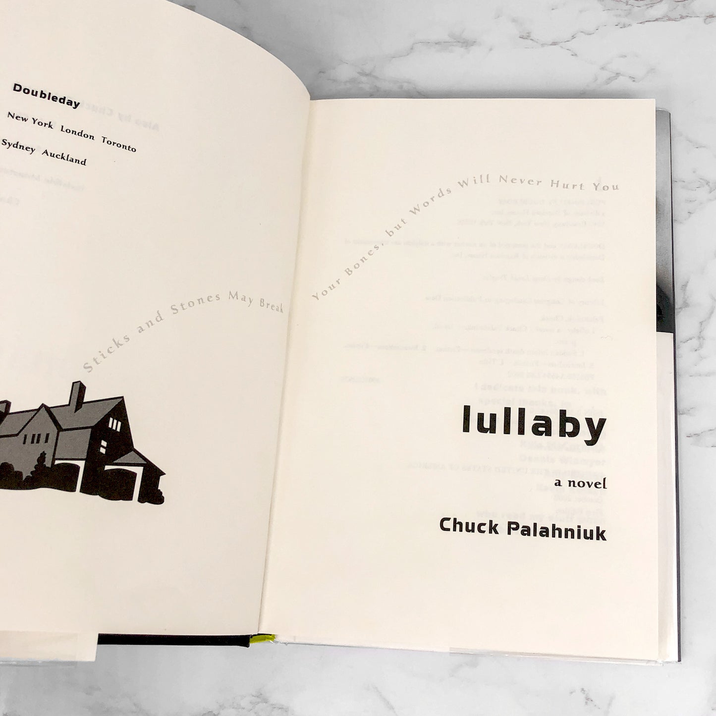 Lullaby by Chuck Palahniuk [FIRST EDITION] 2002