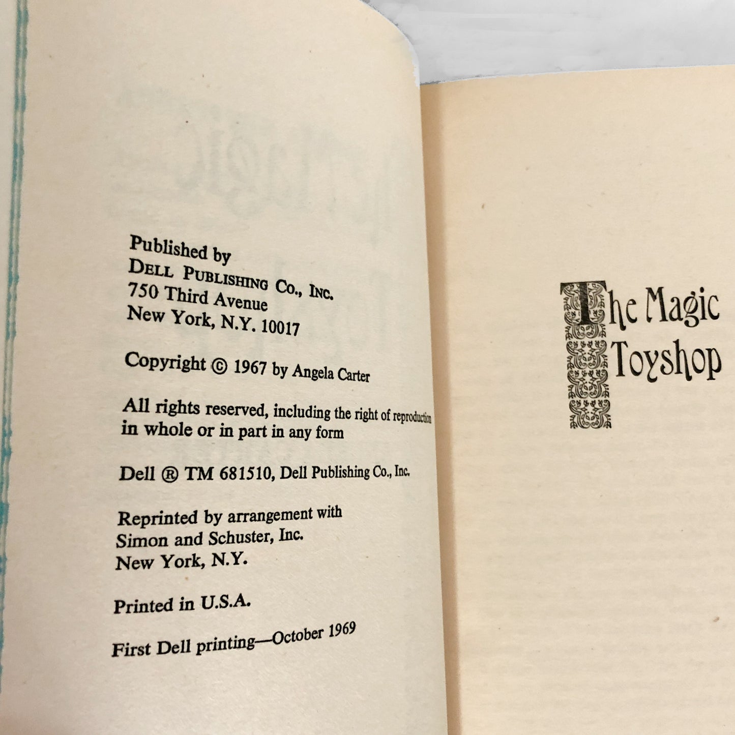 The Magic Toyshop by Angela Carter [FIRST PAPERBACK PRINTING] 1969 ❧ Dell Books