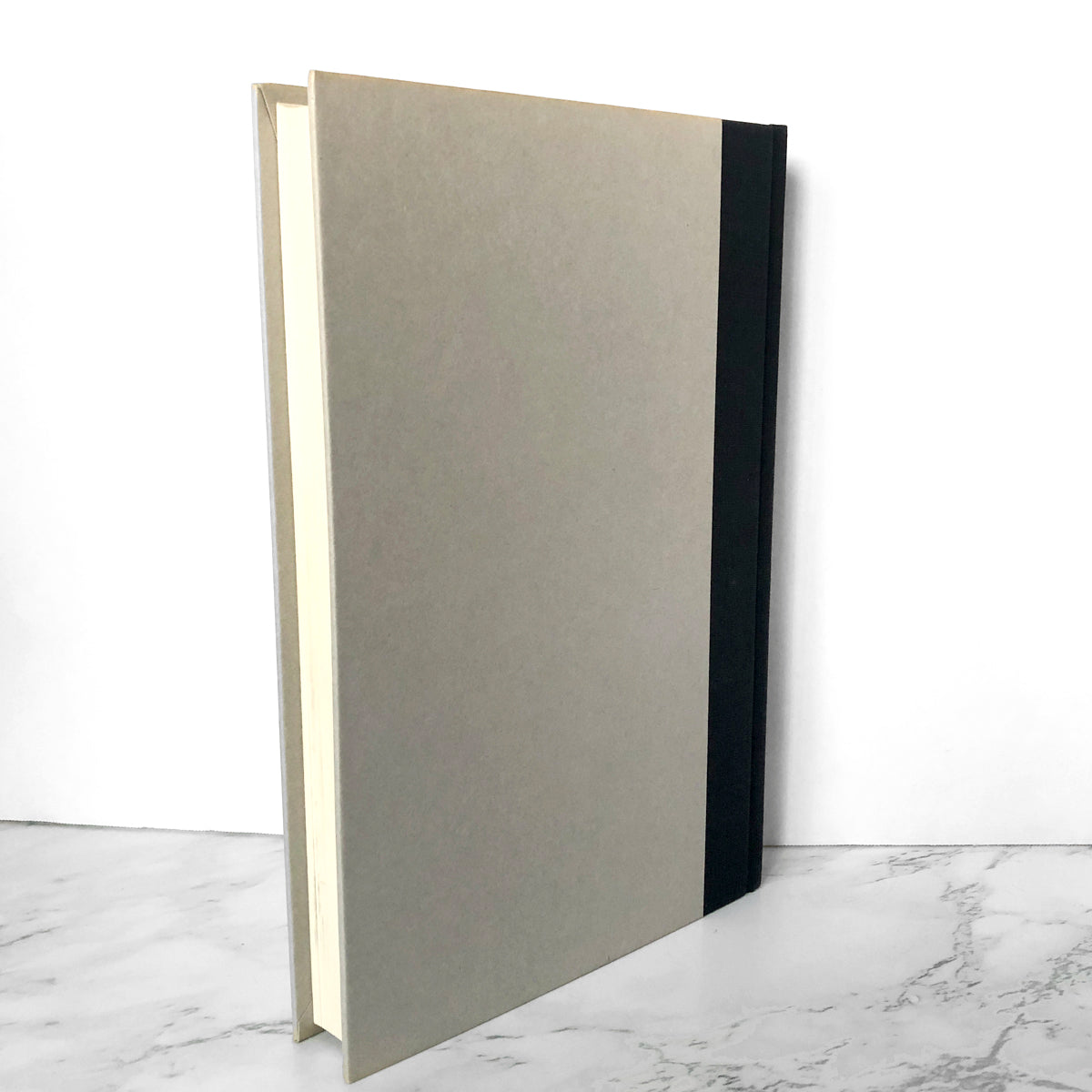 Maximum Bob by Elmore Leonard [FIRST EDITION / FIRST PRINTING] - Bookshop Apocalypse