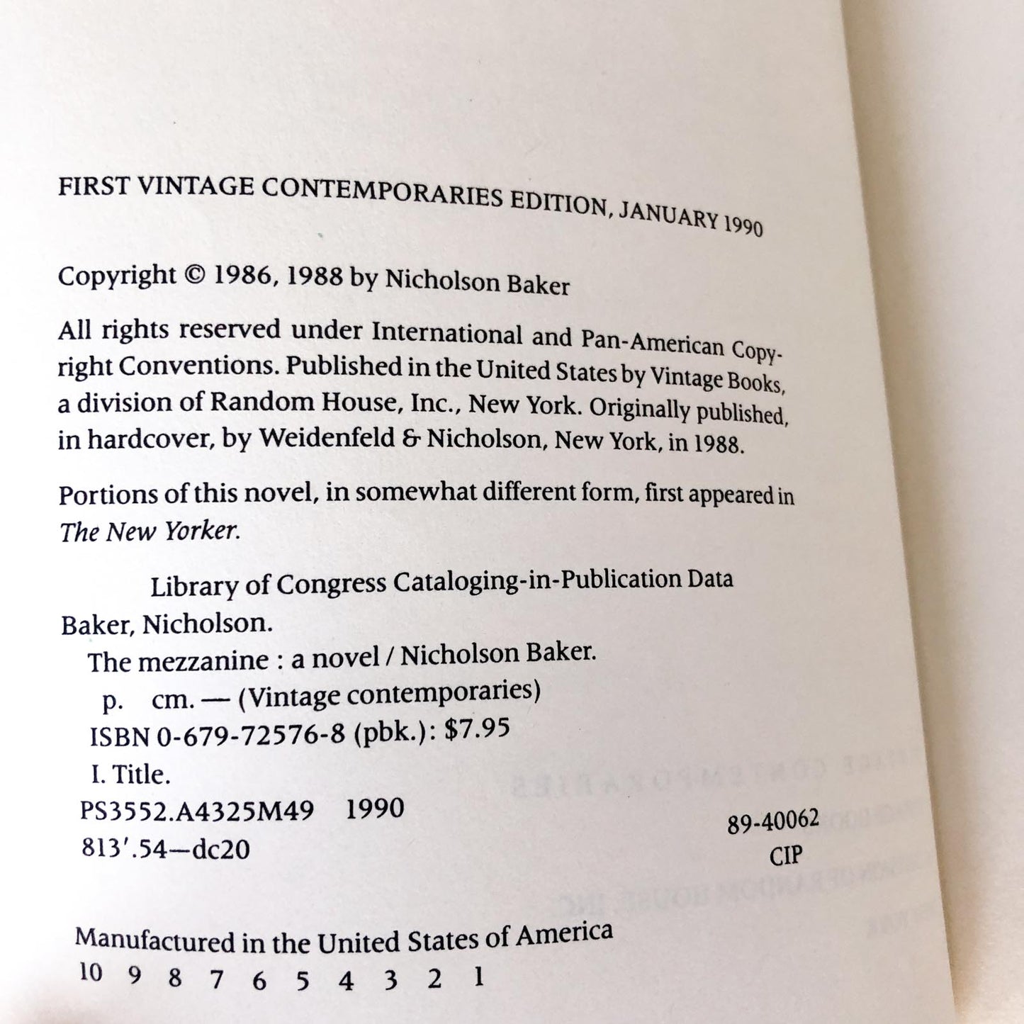 The Mezzanine by Nicholson Baker [FIRST PAPERBACK PRINTING / 1990]