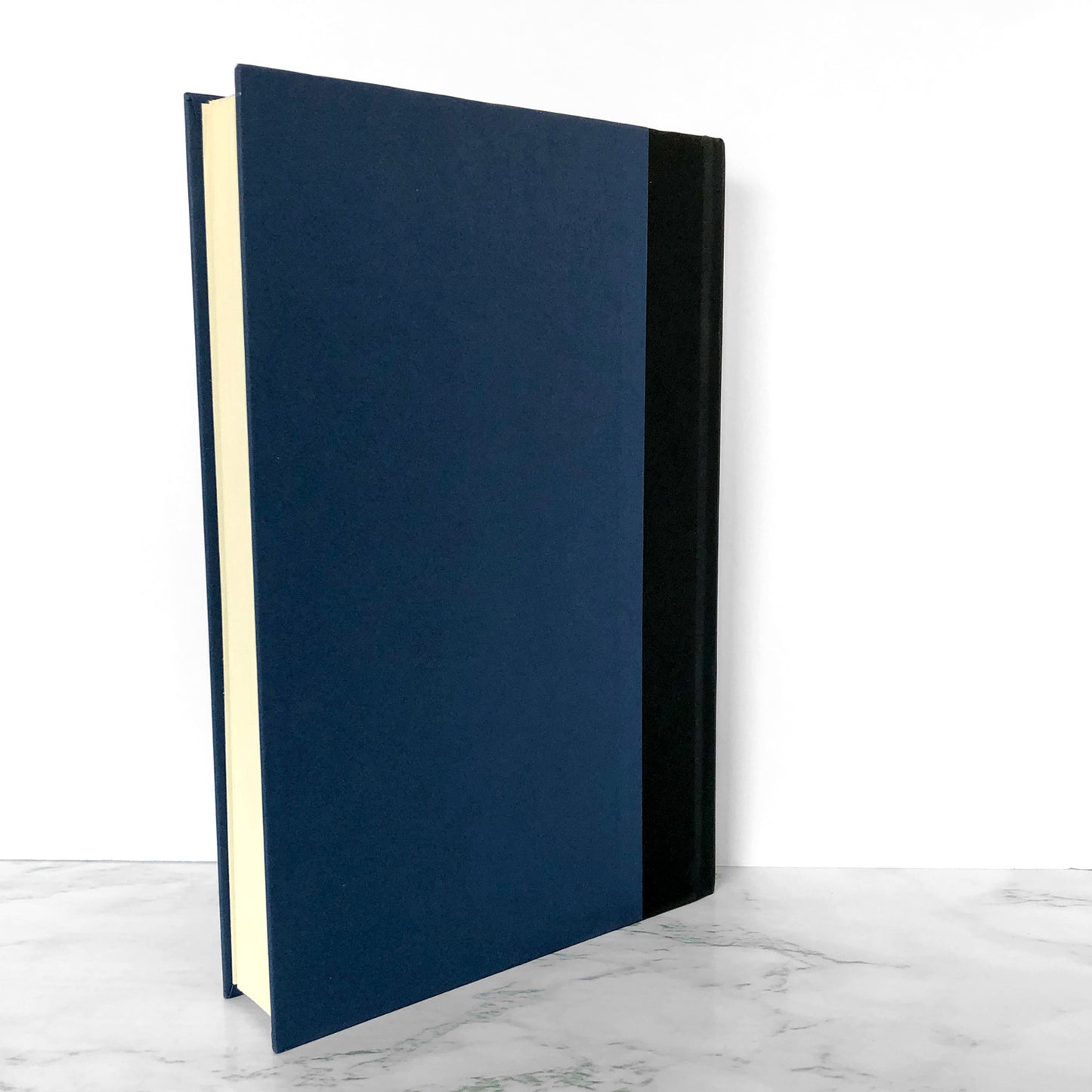 Mindhunter: Inside the FBI's Elite Serial Crime Unit by John Douglas & Mark Olshaker [HARDCOVER RE-ISSUE]