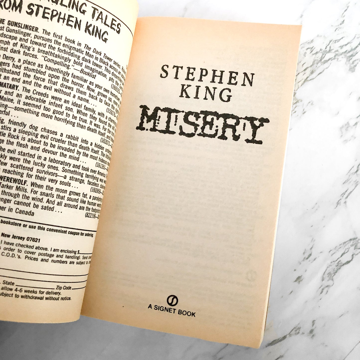 Misery by Stephen King [1990 MOVIE TIE-IN PAPERBACK]