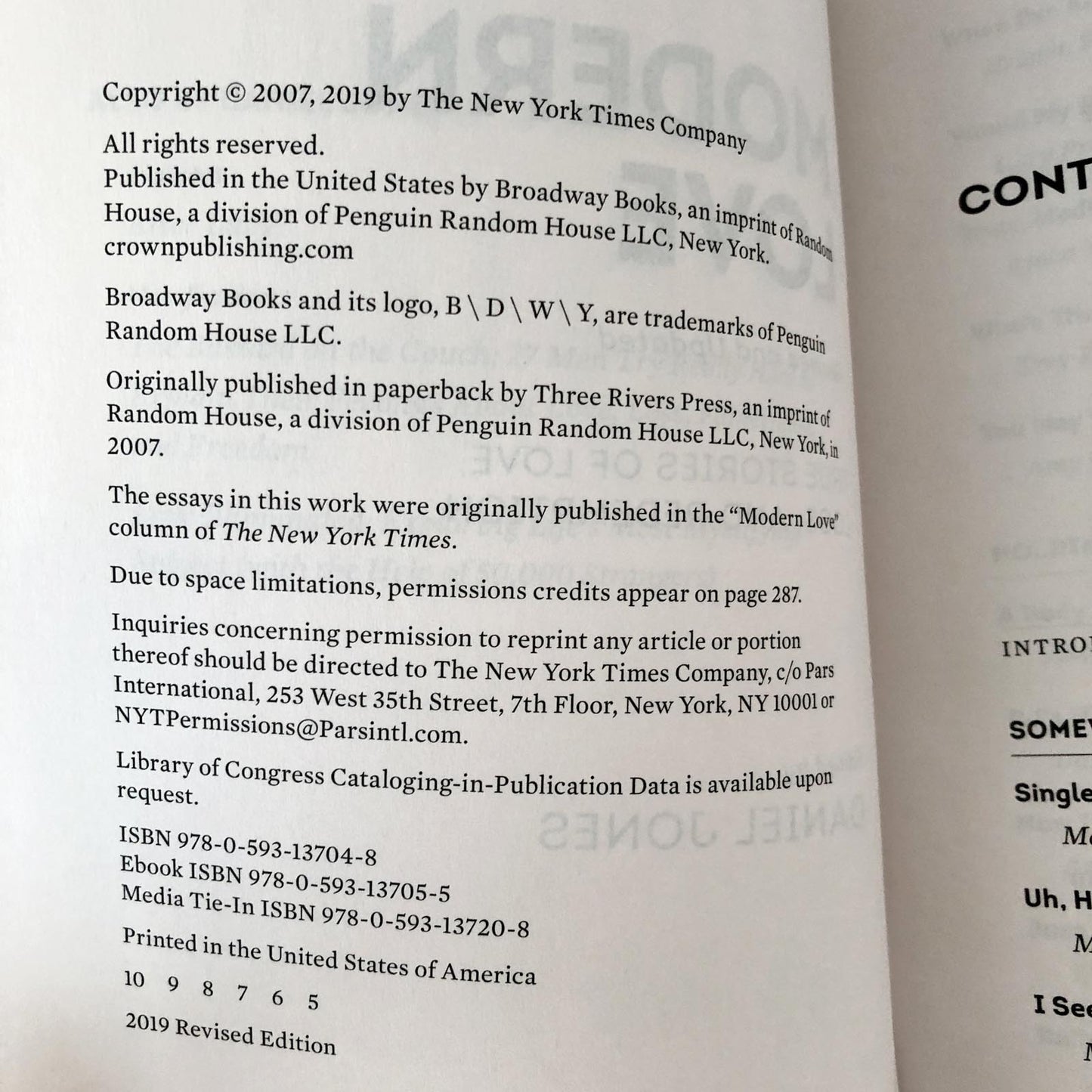 Modern Love: True Stories of Love, Loss & Redemption edited by Daniel Jones [TRADE PAPERBACK]