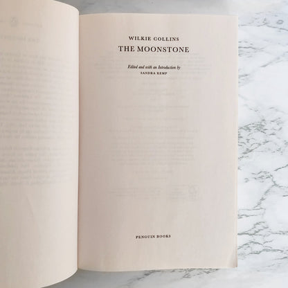 The Moonstone by Wilkie Collins [PENGUIN CLASSICS PAPERBACK]