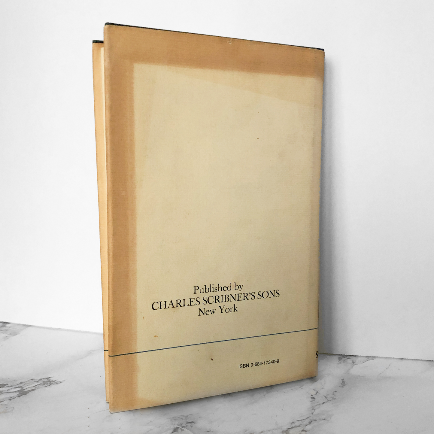 A Moveable Feast by Ernest Hemingway [HARDCOVER REPRINT] - Bookshop Apocalypse