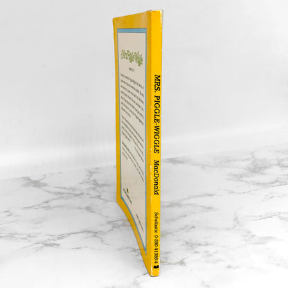 Mrs. Piggle-Wiggle by Betty MacDonald [1987 TRADE PAPERBACK]