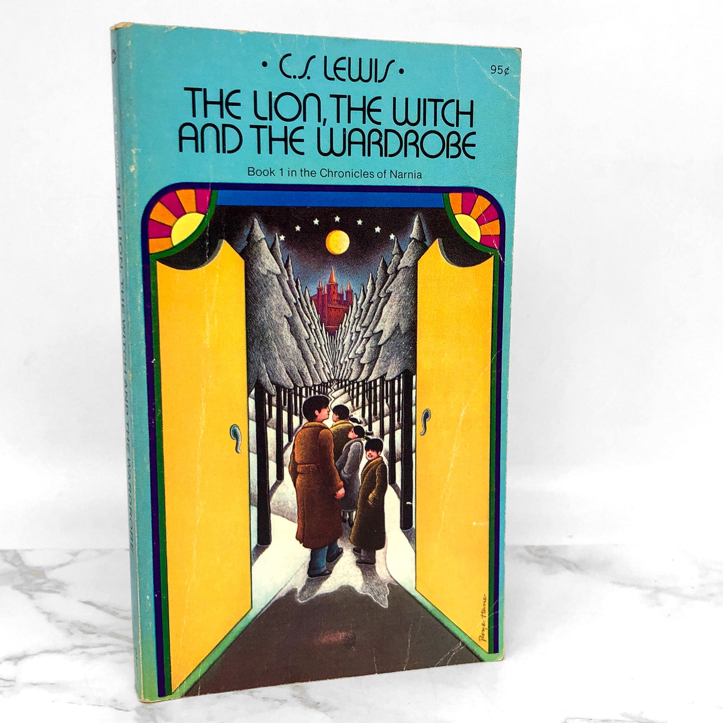 The Lion, The Witch & The Wardrobe by C.S. Lewis [1971 PAPERBACK] Chronicles of Narnia #2