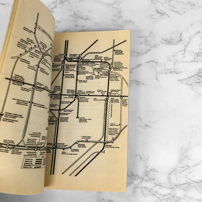 Neverwhere by Neil Gaiman [2001 PAPERBACK]