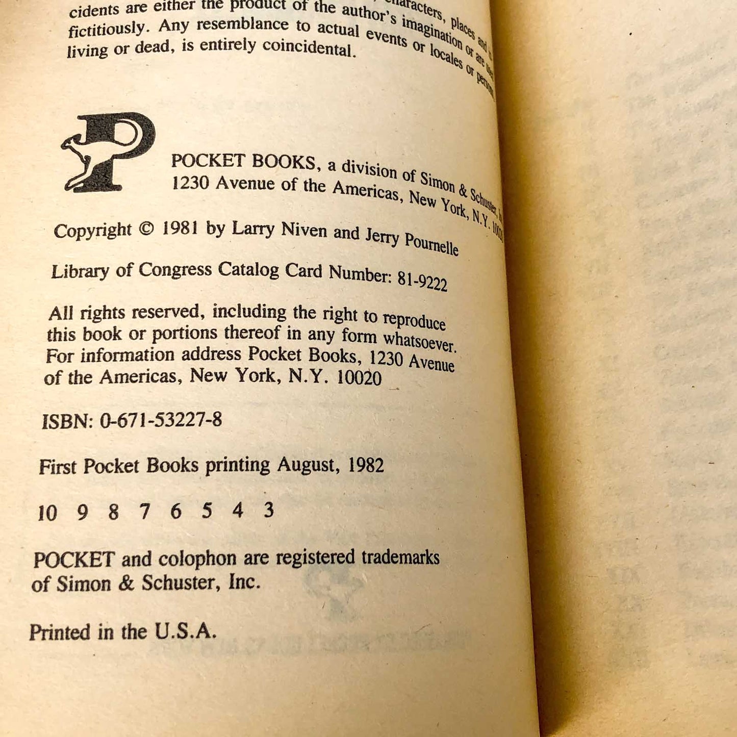 Oath of Fealty by Larry Niven and Jerry Pournelle [1982 PAPERBACK]