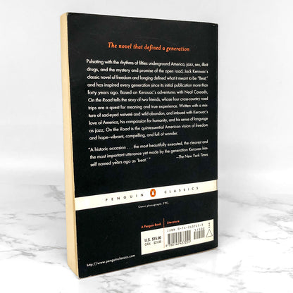 On the Road by Jack Kerouac [PENGUIN CLASSICS PAPERBACK]