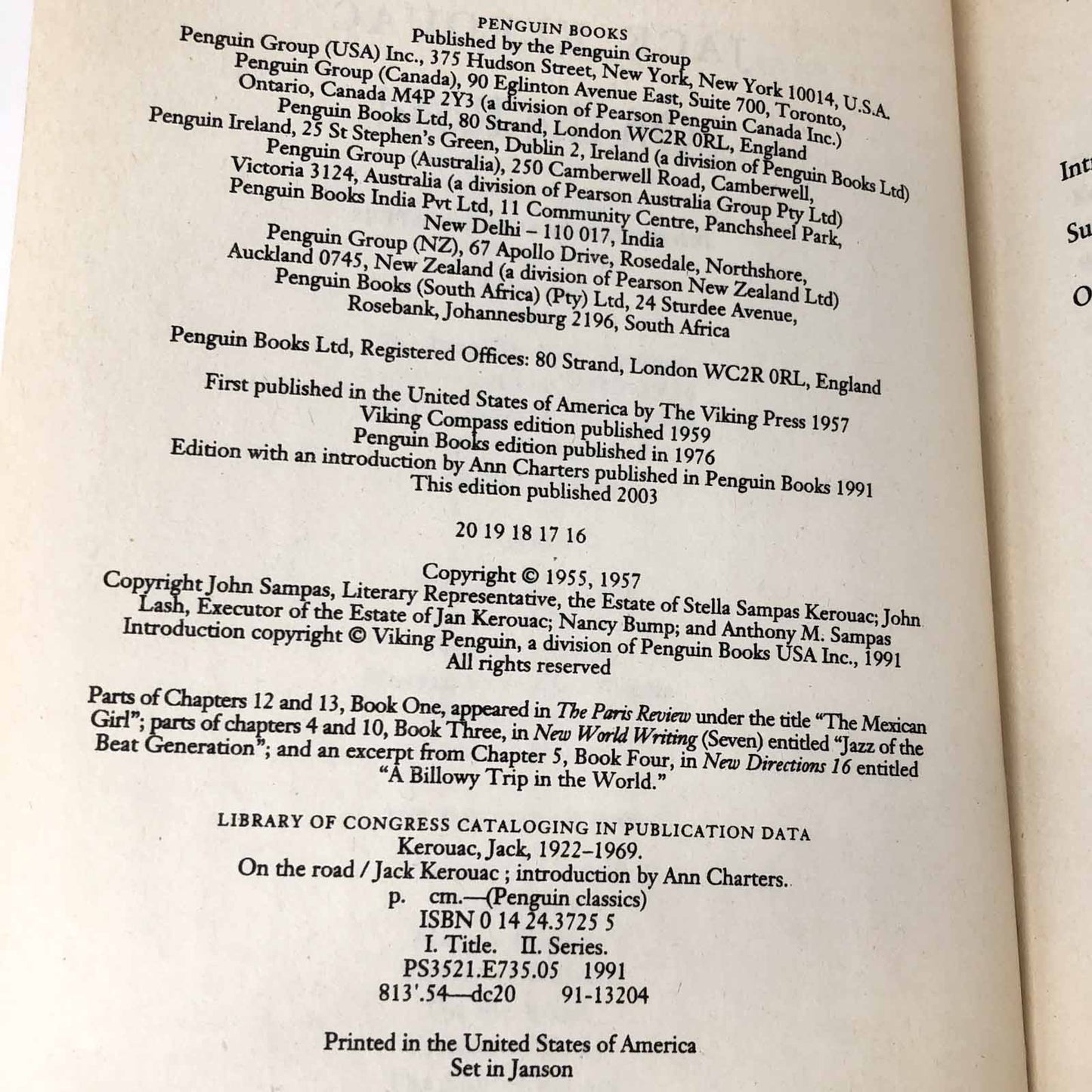 On the Road by Jack Kerouac [PENGUIN CLASSICS PAPERBACK]